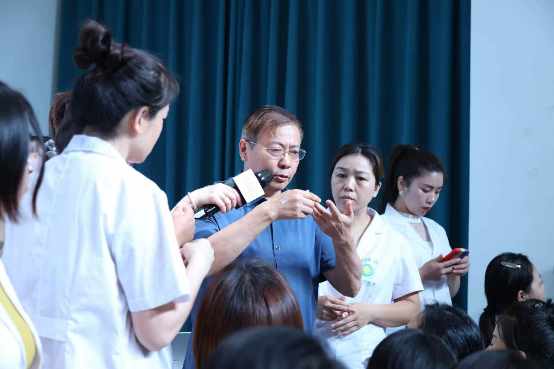 举办首期“湘西刘氏儿推”学术交流会